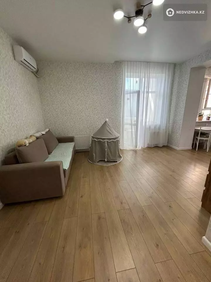 2-комнатная квартира, этаж 7 из 9, 53 м², фотография 2