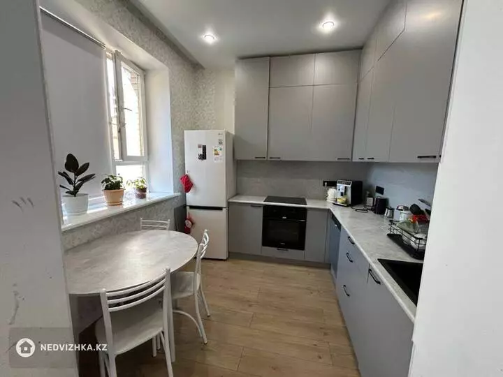 2-комнатная квартира, этаж 7 из 9, 53 м², фотография 5