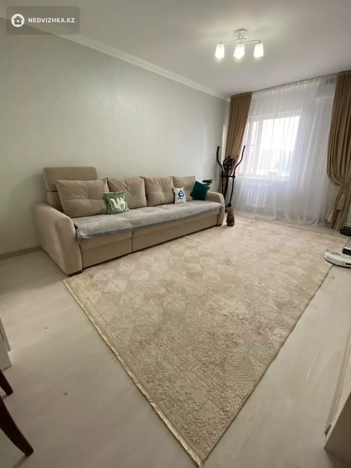 2-комнатная квартира, этаж 5 из 10, 53 м², фотография 2