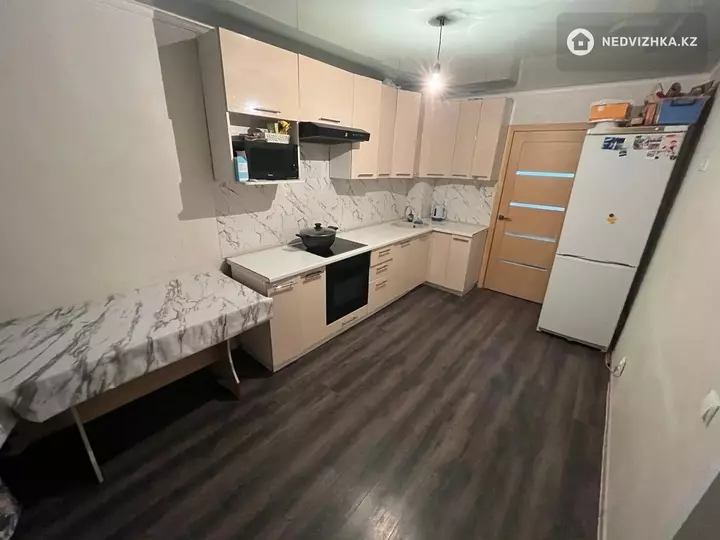 3-комнатная квартира, этаж 8 из 10, 70 м², фотография 5