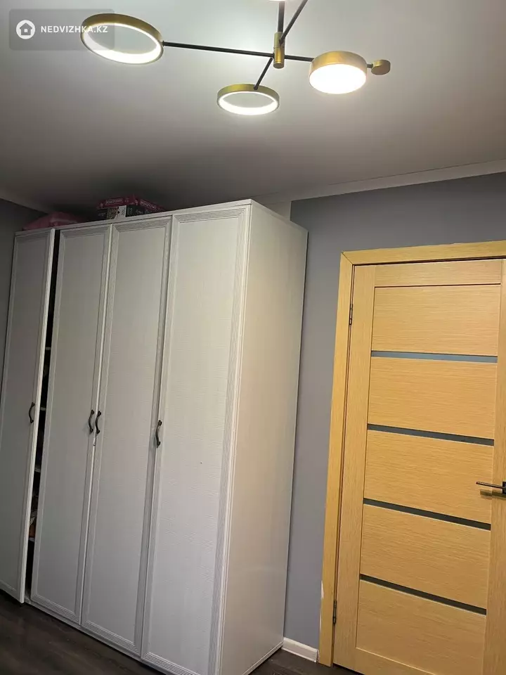 3-комнатная квартира, этаж 8 из 10, 70 м², фотография 4