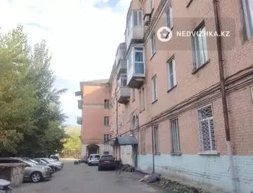 2-комнатная квартира, этаж 4 из 4, 60 м², миниатюра 2
