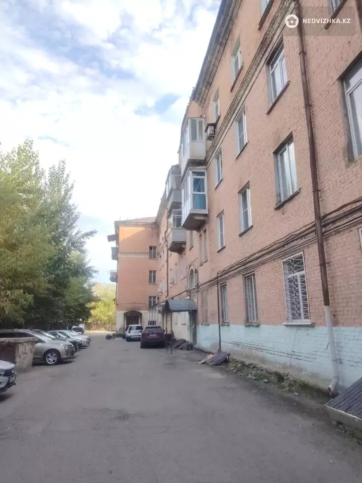 2-комнатная квартира, этаж 4 из 4, 60 м², фотография 2