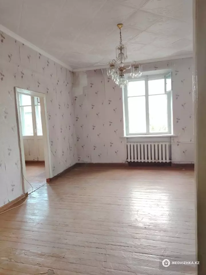 2-комнатная квартира, этаж 4 из 4, 60 м², фотография 4