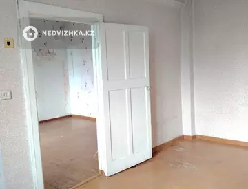 2-комнатная квартира, этаж 4 из 4, 60 м², миниатюра 5