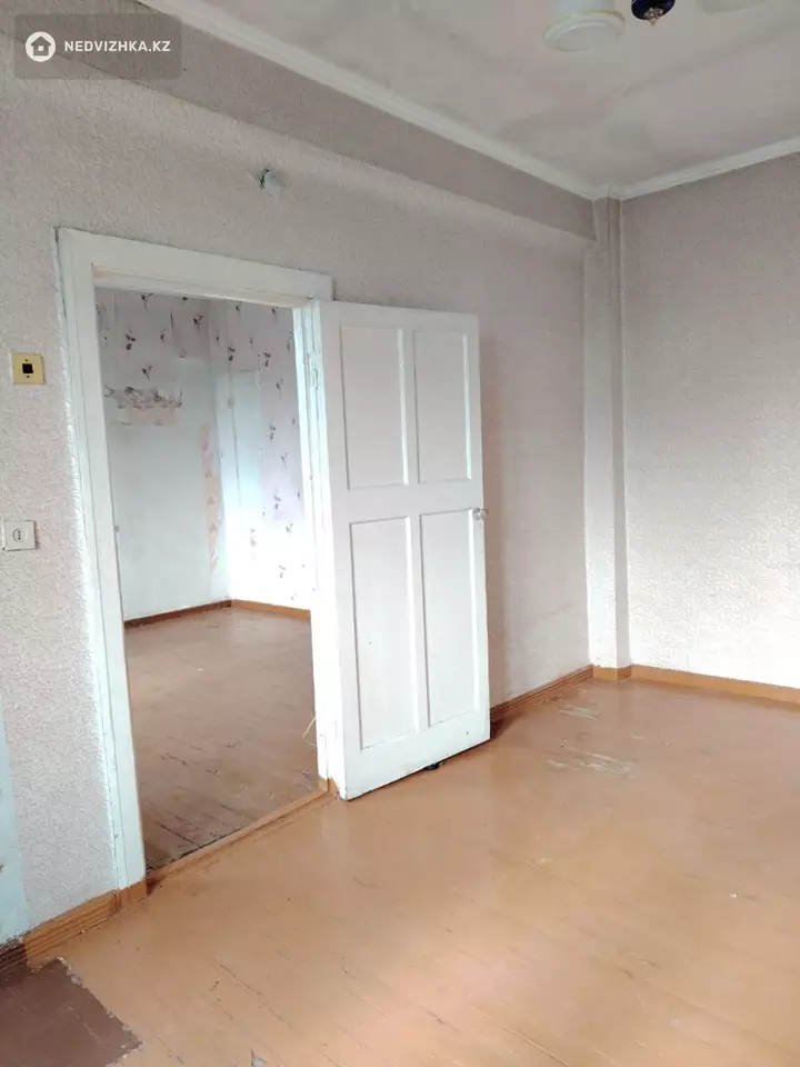 2-комнатная квартира, этаж 4 из 4, 60 м², фотография 5