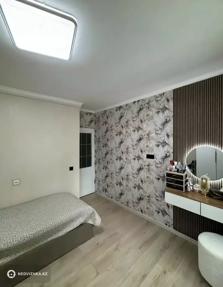 2-комнатная квартира, этаж 2 из 5, 37 м², фотография 3