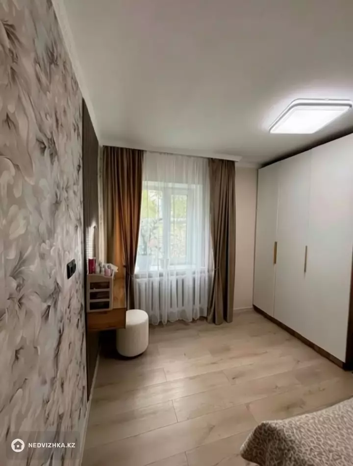 2-комнатная квартира, этаж 2 из 5, 37 м²