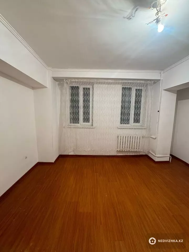 1-комнатная квартира, этаж 1 из 3, 30 м², фотография 2