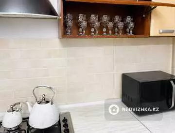 2-комнатная квартира, этаж 8 из 9, 98 м², Посуточно