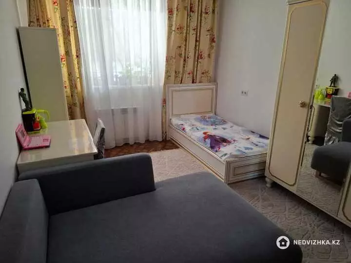 2-комнатная квартира, этаж 1 из 13, 63 м², фотография 3