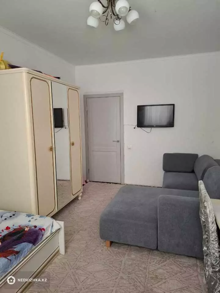 2-комнатная квартира, этаж 1 из 13, 63 м², фотография 4