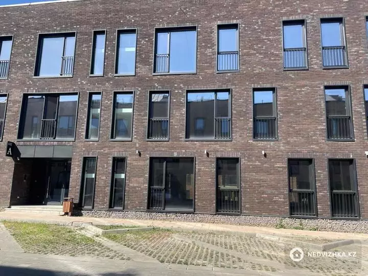 Офис, этаж 1 из 3, 250 м², На длительный срок