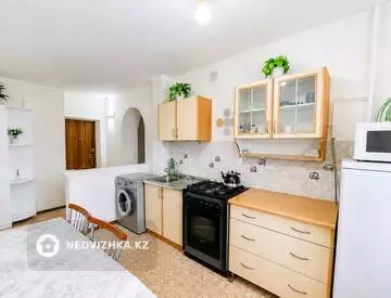 2-комнатная квартира, этаж 4 из 5, 56 м², Посуточно, миниатюра 8