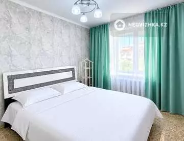 2-комнатная квартира, этаж 4 из 5, 56 м², Посуточно