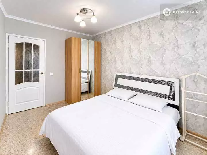 2-комнатная квартира, этаж 4 из 5, 56 м², Посуточно, фотография 3