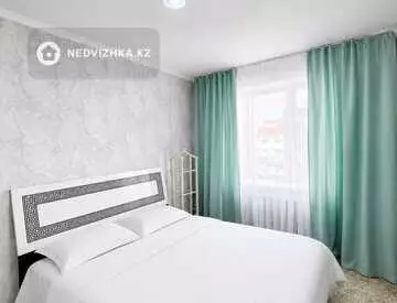 2-комнатная квартира, этаж 4 из 5, 56 м², Посуточно