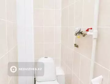2-комнатная квартира, этаж 4 из 5, 56 м², Посуточно, миниатюра 12