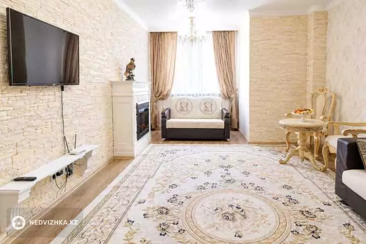 4-комнатная квартира, этаж 1 из 6, 120 м², Посуточно, фотография 5