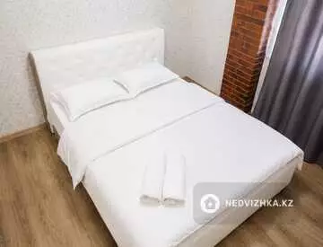 4-комнатная квартира, этаж 1 из 6, 120 м², Посуточно
