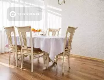 4-бөлмелі пәтер, қабат 1 барлық қабат саны 6, 120 м², Посуточно, 7-нобай