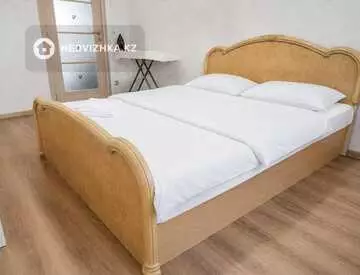 4-комнатная квартира, этаж 1 из 6, 120 м², Посуточно