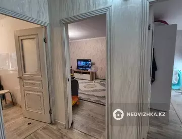 4-комнатная квартира, этаж 4 из 5, 72 м², миниатюра 3