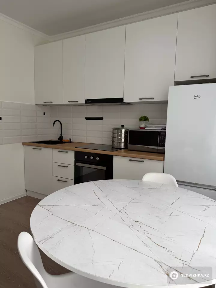 1-комнатная квартира, этаж 3 из 9, 40 м², фотография 2