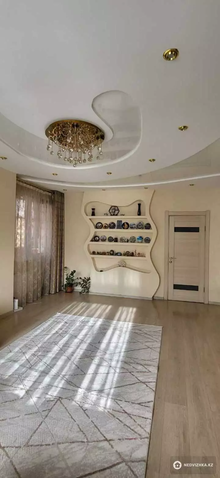 2-комнатная квартира, этаж 7 из 9, 82 м², фотография 3