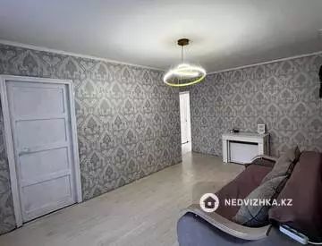 3-комнатная квартира, этаж 1 из 5, 56 м², миниатюра 2