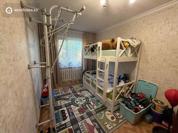 3-комнатная квартира, этаж 5 из 5, 64 м², фотография 2