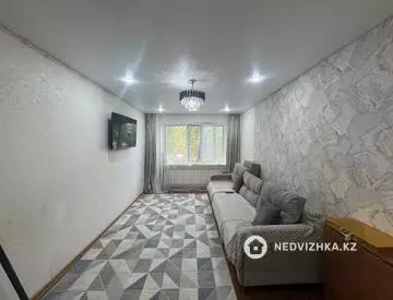 2-комнатная квартира, этаж 1 из 5, 46 м², миниатюра 2