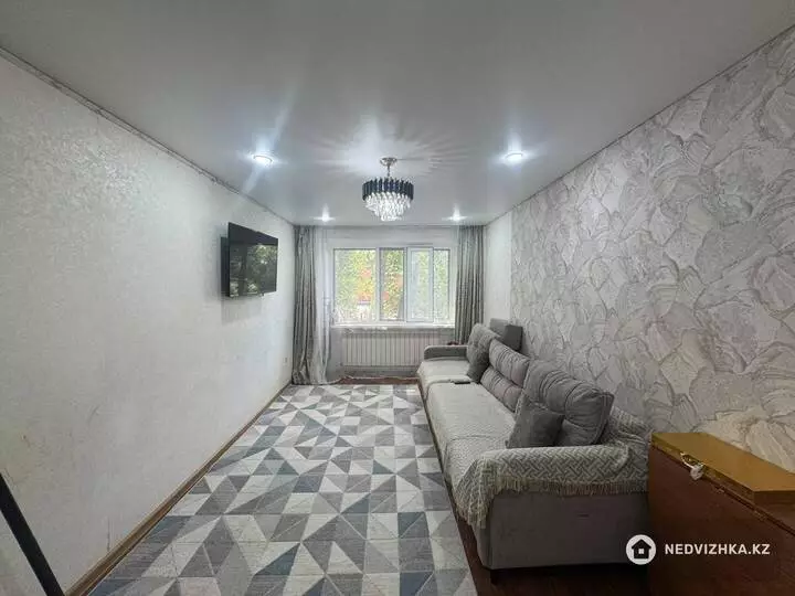 2-комнатная квартира, этаж 1 из 5, 46 м², фотография 2