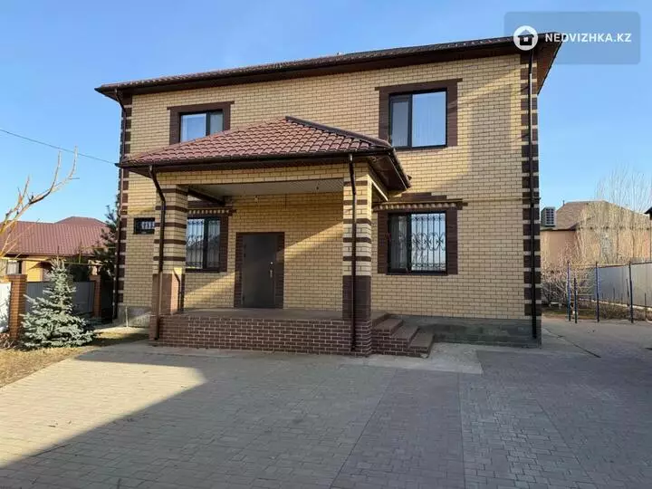 5-комнатный дом, 10 соток, 262 м²