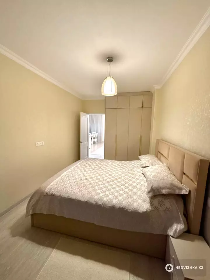 3-комнатная квартира, этаж 4 из 8, 69 м², фотография 2
