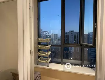 3-комнатная квартира, этаж 11 из 12, 80 м², миниатюра 2