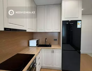 2-комнатная квартира, этаж 12 из 12, 43 м², миниатюра 2