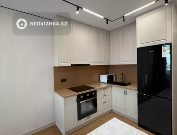 2-комнатная квартира, этаж 12 из 12, 43 м², миниатюра 3