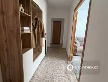 3-комнатная квартира, этаж 2 из 9, 65 м², миниатюра 3