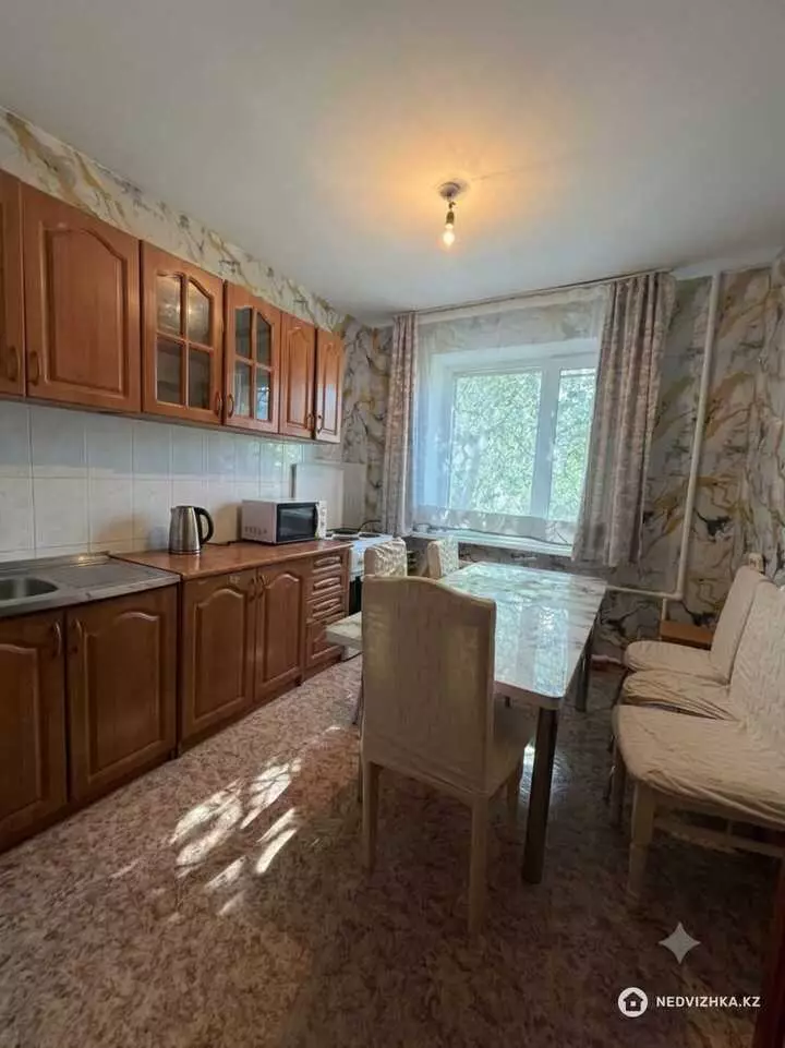 3-комнатная квартира, этаж 2 из 9, 65 м², фотография 4