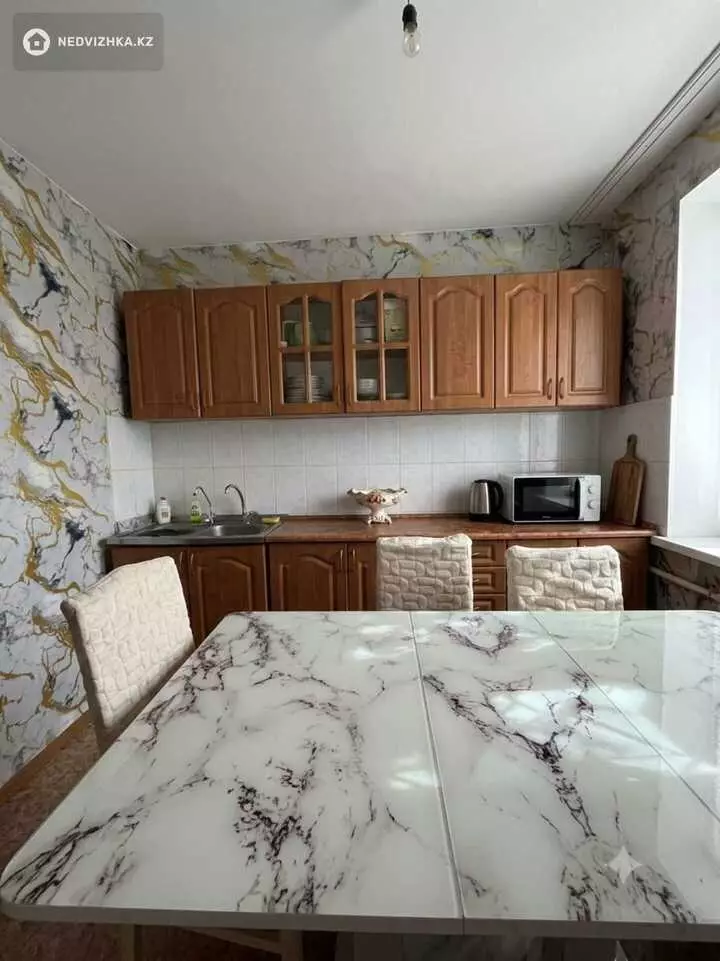 3-комнатная квартира, этаж 2 из 9, 65 м², фотография 5
