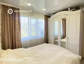 3-комнатная квартира, этаж 5 из 5, 49 м², миниатюра 1