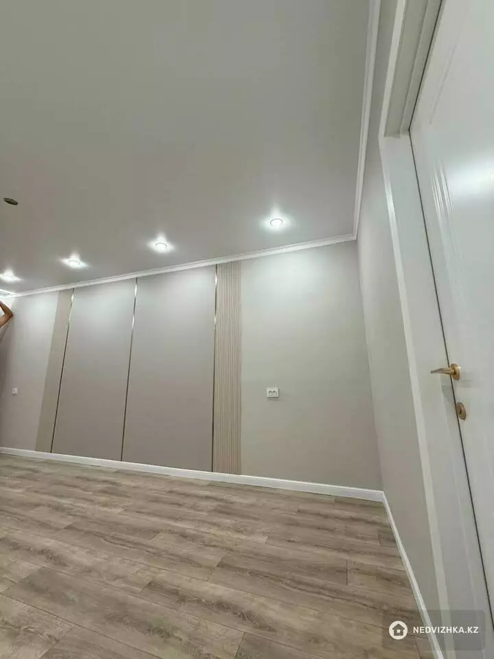 2-комнатная квартира, этаж 2 из 5, 45 м², фотография 3
