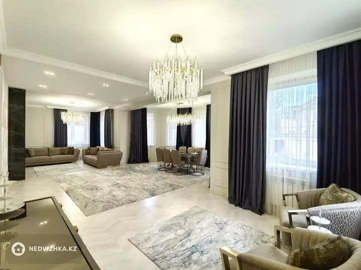 7-комнатный дом, 10 соток, 450 м²