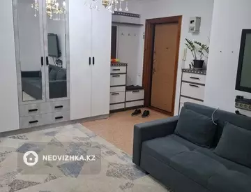 3-комнатная квартира, этаж 2 из 9, 103 м²