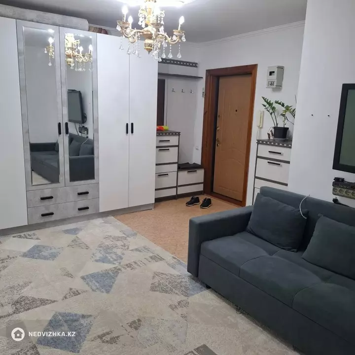 3-комнатная квартира, этаж 2 из 9, 103 м², фотография 3