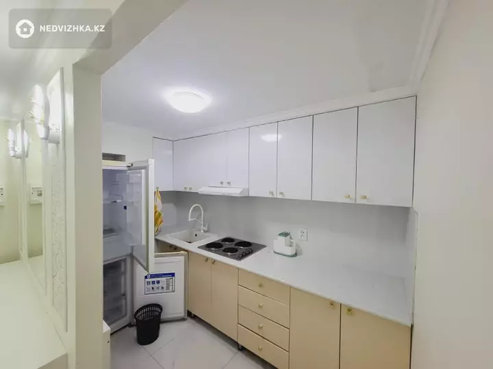 4-комнатная квартира, этаж 10 из 10, 85 м²
