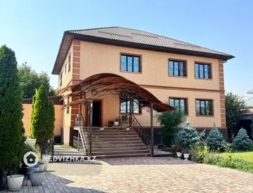 5-комнатный дом, 9 соток, 300 м²