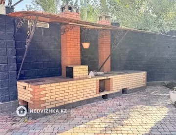 5-комнатный дом, 9 соток, 300 м²