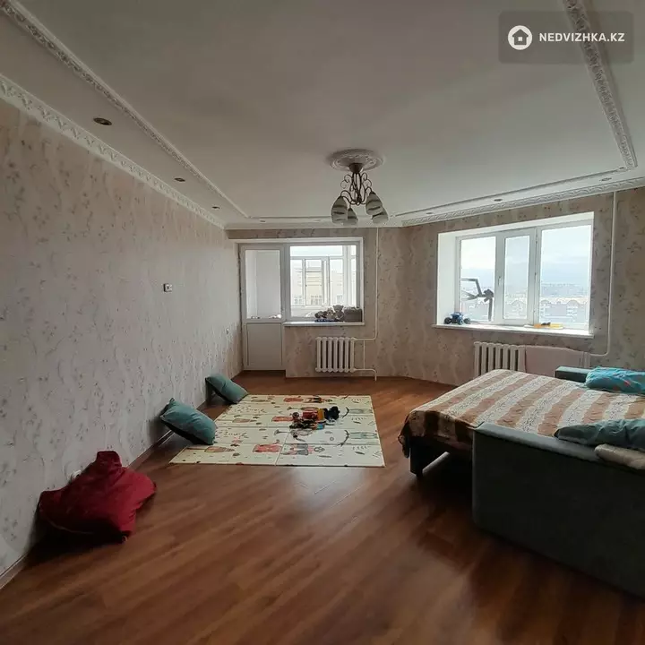 2-комнатная квартира, этаж 10 из 11, 58 м², фотография 3